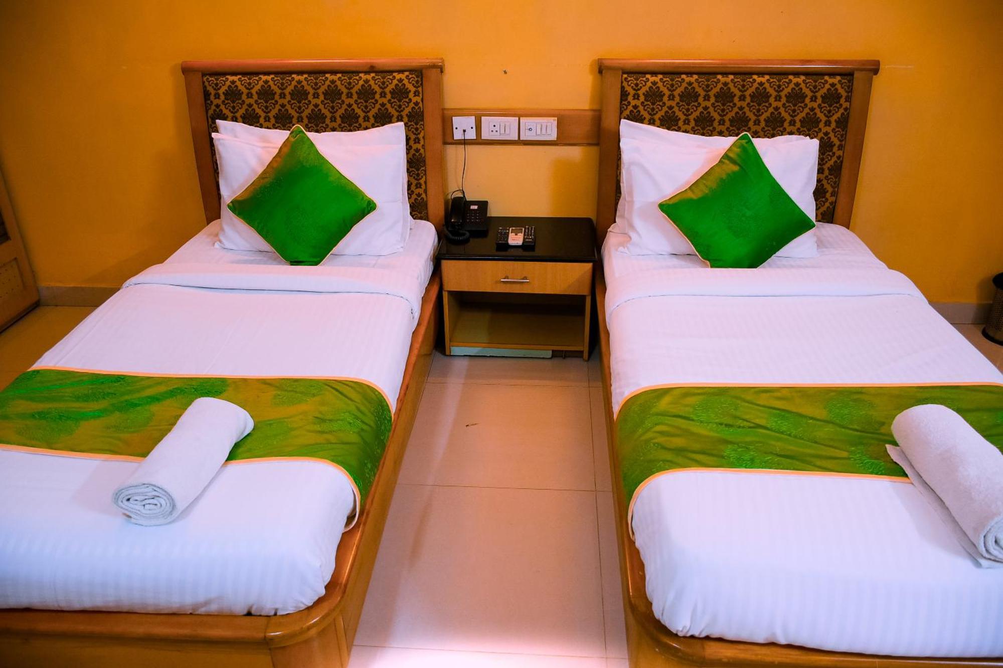 Naksha Tree Hotels - Mogappair Chennai Exteriör bild