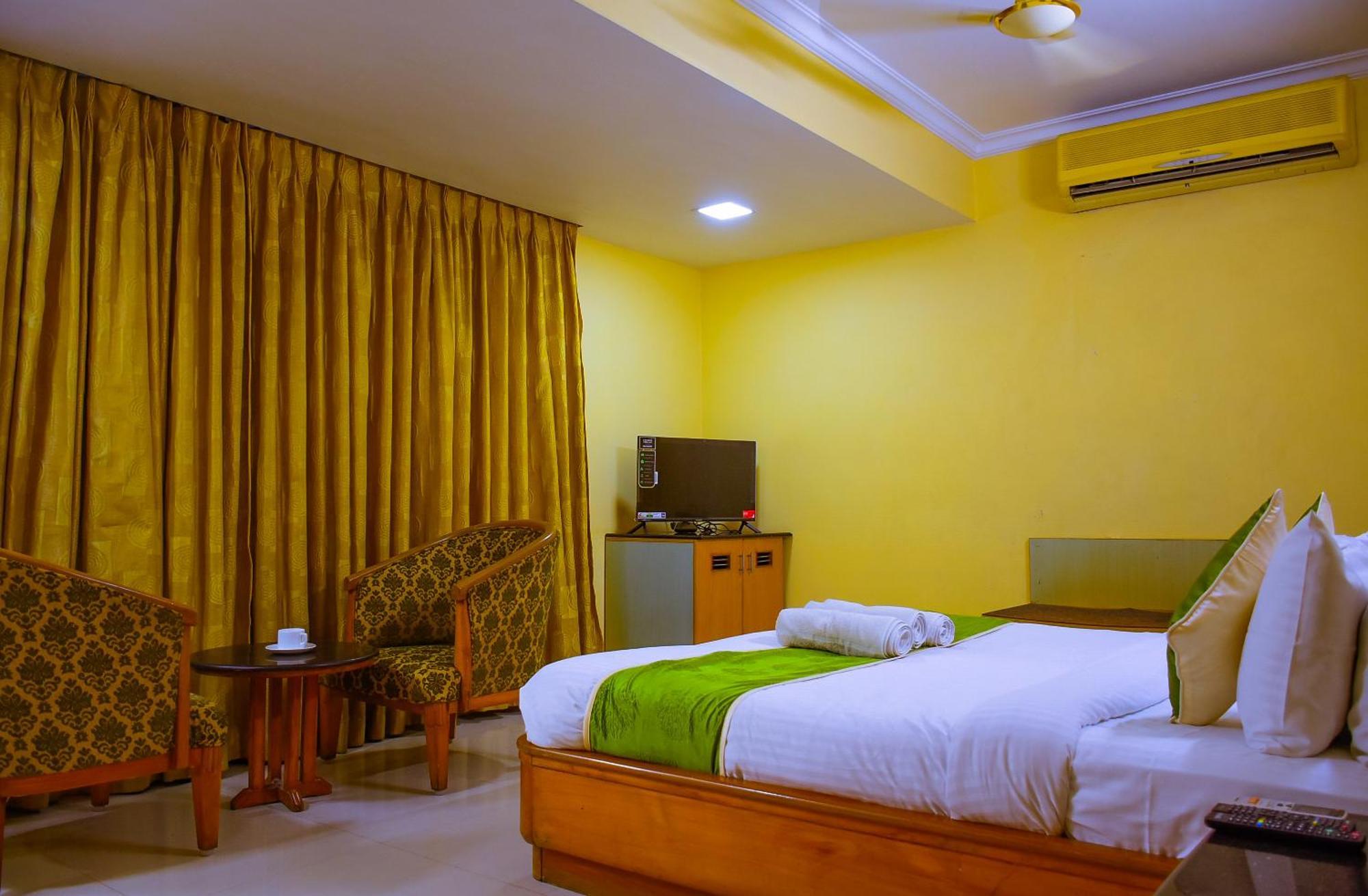 Naksha Tree Hotels - Mogappair Chennai Exteriör bild