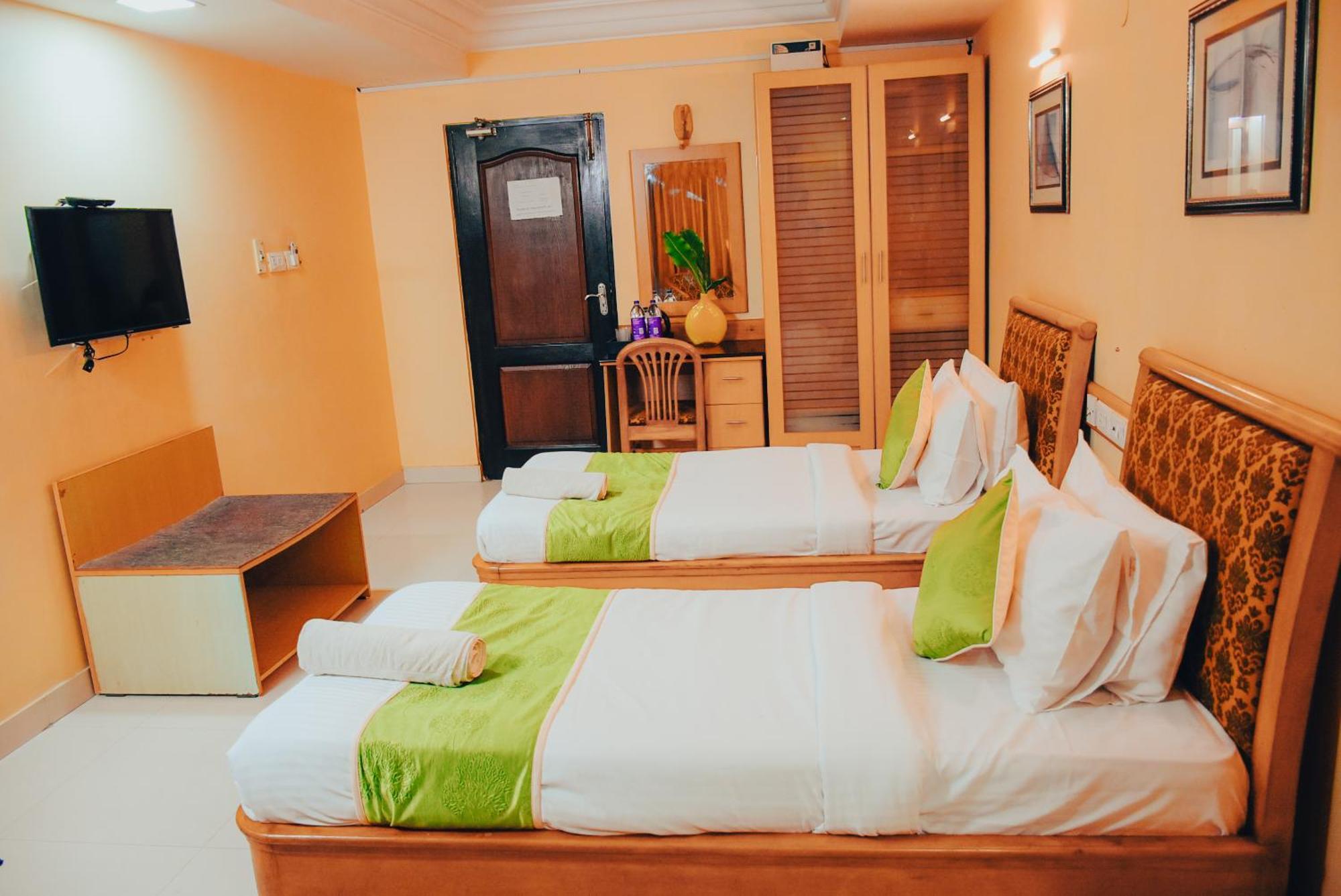 Naksha Tree Hotels - Mogappair Chennai Exteriör bild